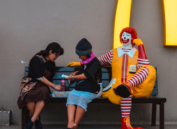 McDonald's β 15M disposable gloves supply
